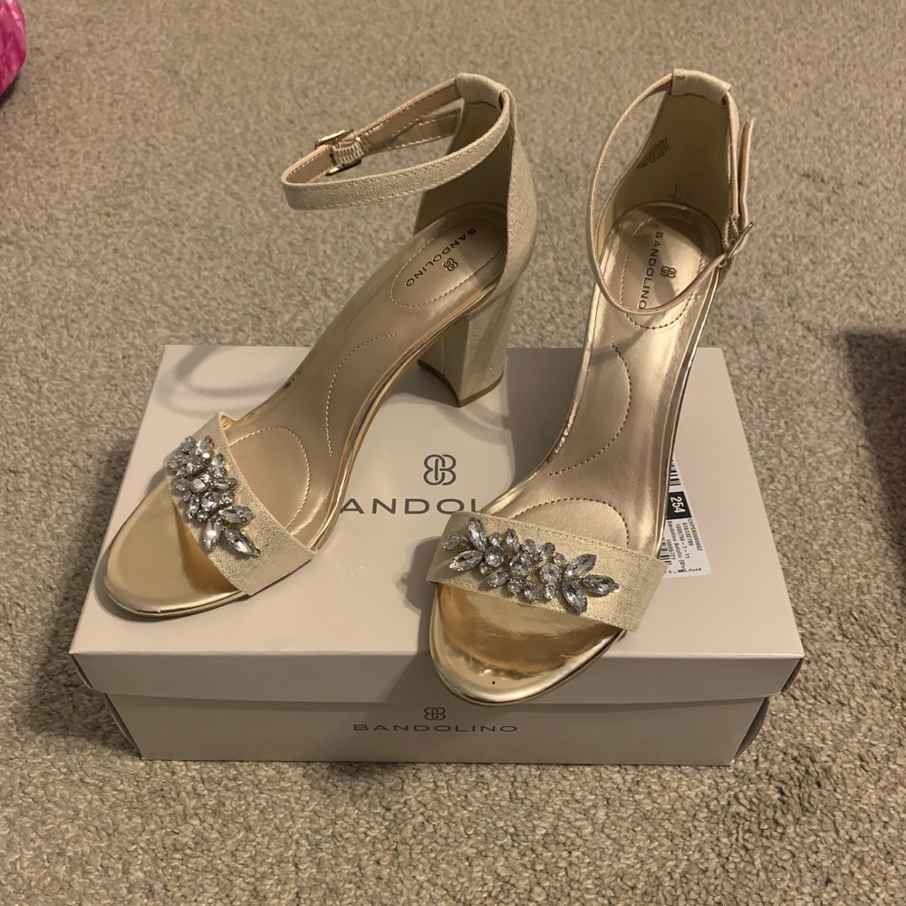 New Bandolino gold heels